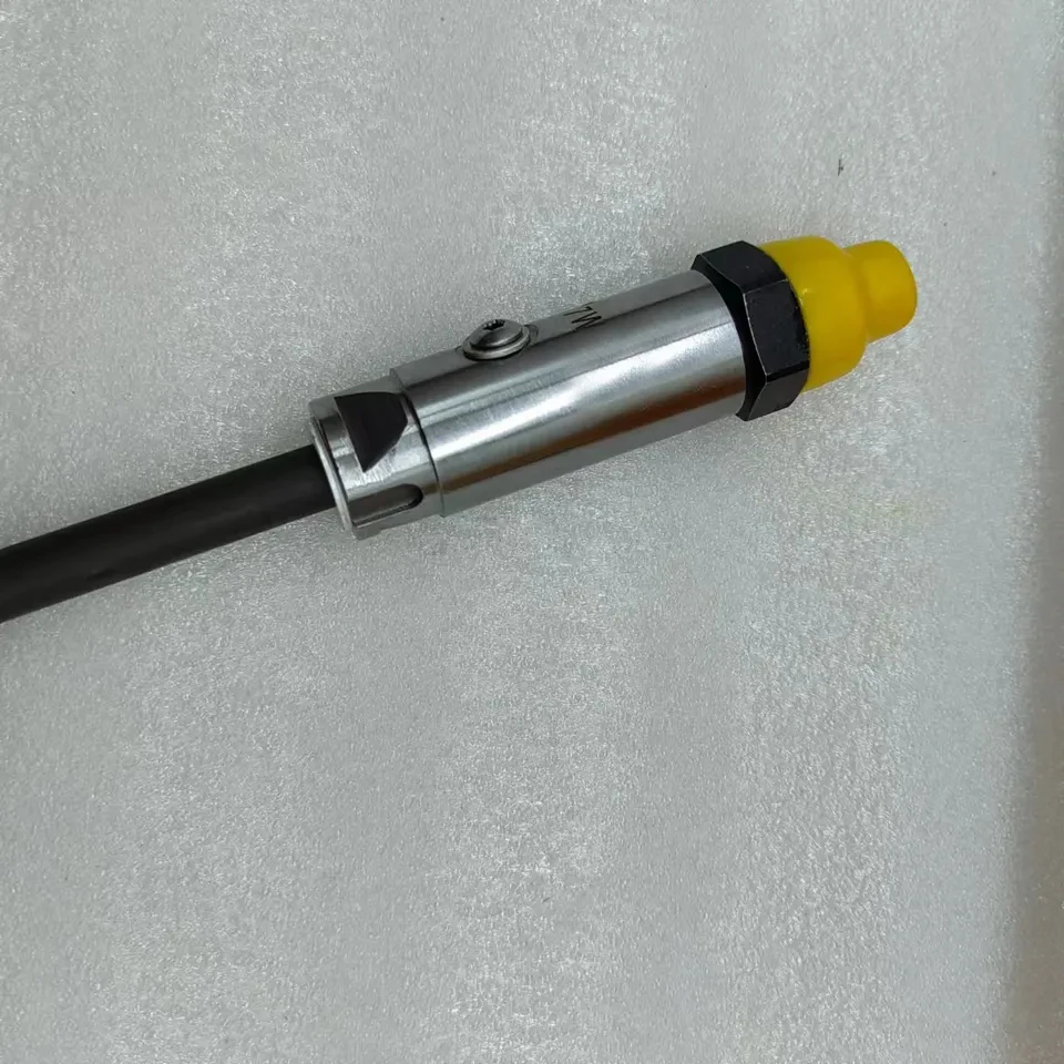 Diesel fuel injection parts 7W-7026 engine spare parts fuel injector nozzle 7W7026 for CAT 3304 3304B 3306 3306B