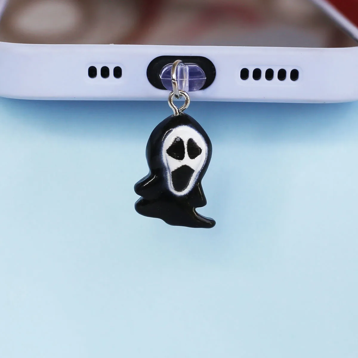 1 Stück Halloween Gruseliger Schrei-Geist Handy-Staubschutz-Anhänger Mobiles Zubehör Dekoration für iPhone Typ-C Anschluss – Detail 4