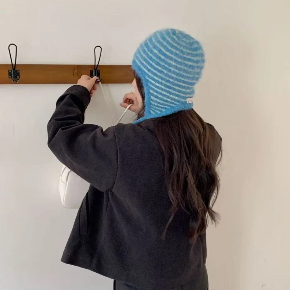 Niedliche Ohrenklappmütze im koreanischen Stil, Plüschmütze aus Kaninchenfell, gestrickte Mütze in Uni-Farbe mit Hasenohren, Ohrenmütze für Mädchen – Detail 8