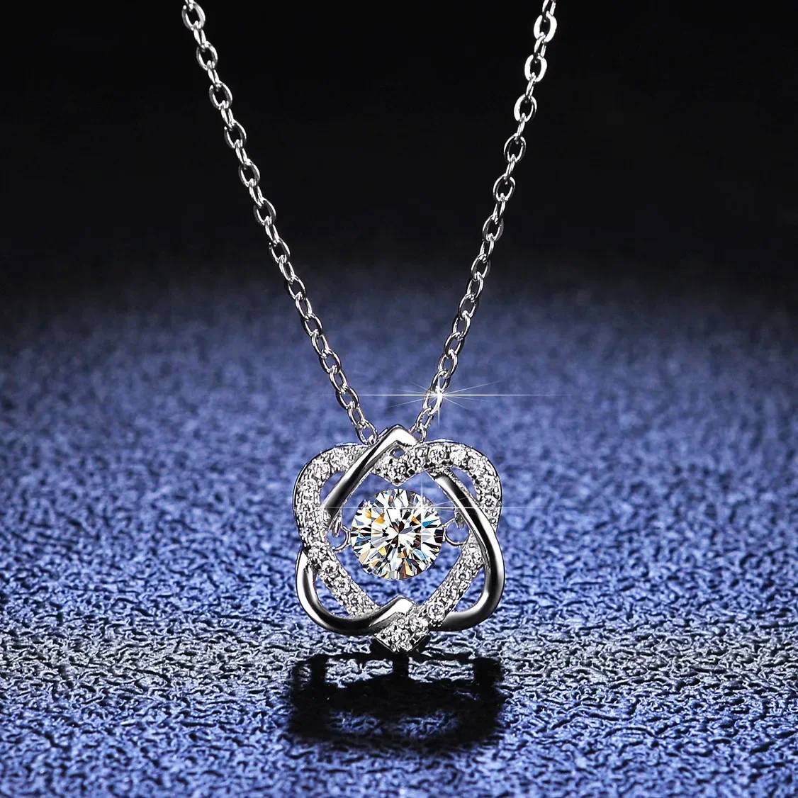 Pendants 0.5ct Moissanite Diamond Necklace for Women Platinum Beating Heart Collarbone Chain Wedding Bridal Diamond Jewelry