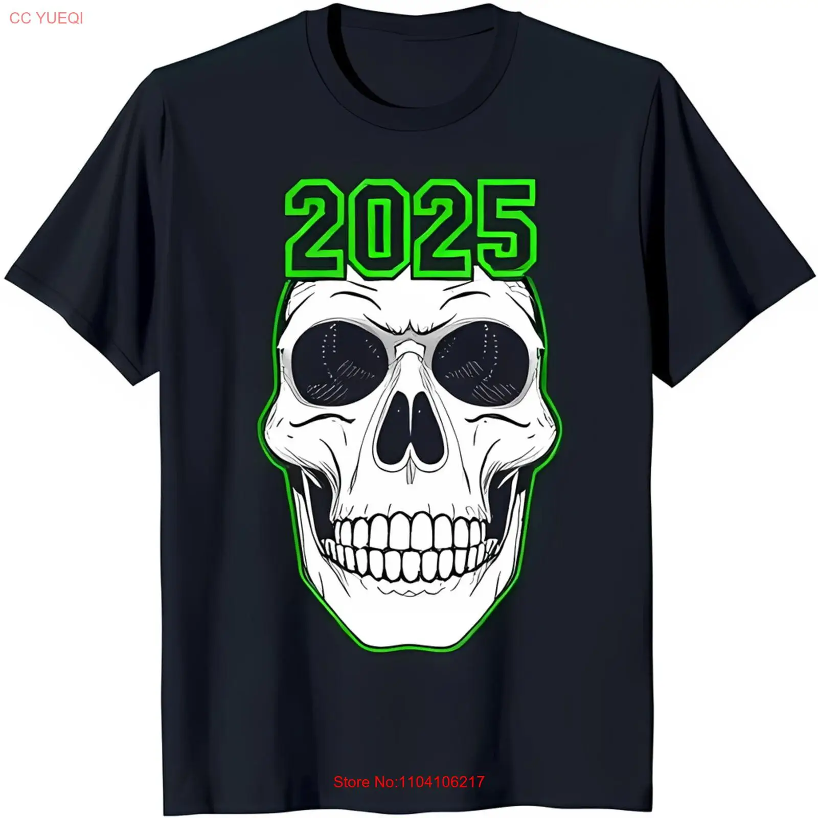 تي شيرت أسود برسومات مخططة خضراء وتصميم 2025