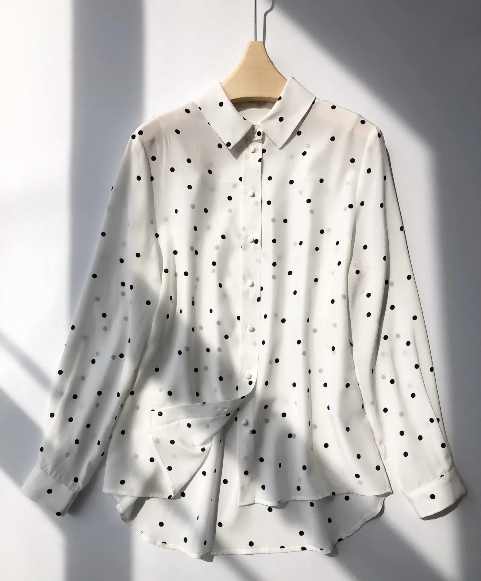 

Women's Polka Dot Shirt Sand-Washed 100% Silk Women Casual Streetwear Button-Front Top French Chic Blouse Long Sleeve Shirts