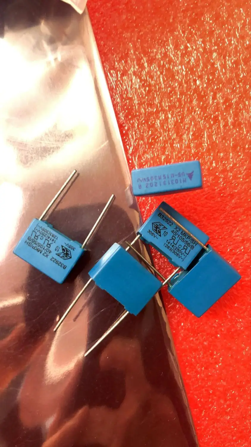 

B32922 X2 safety film capacitor 0.15UF 305V 150NF 305VAC 154 P=15MM . 105 10PCS -1lot