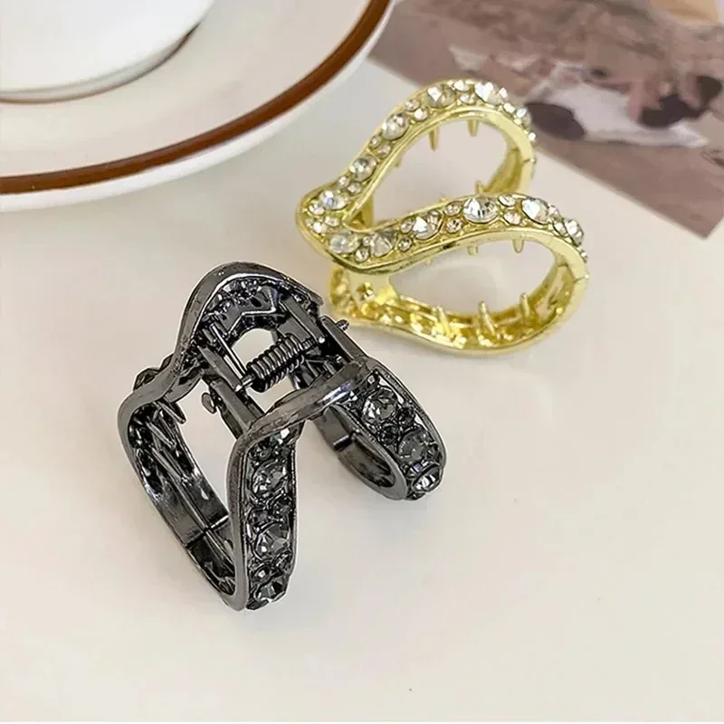 

New Mini Rhinestone Hair Clip For Women Small Fashion Anti-Drooping Metal High Ponytail Hair Claw Headdress Hair Accessories