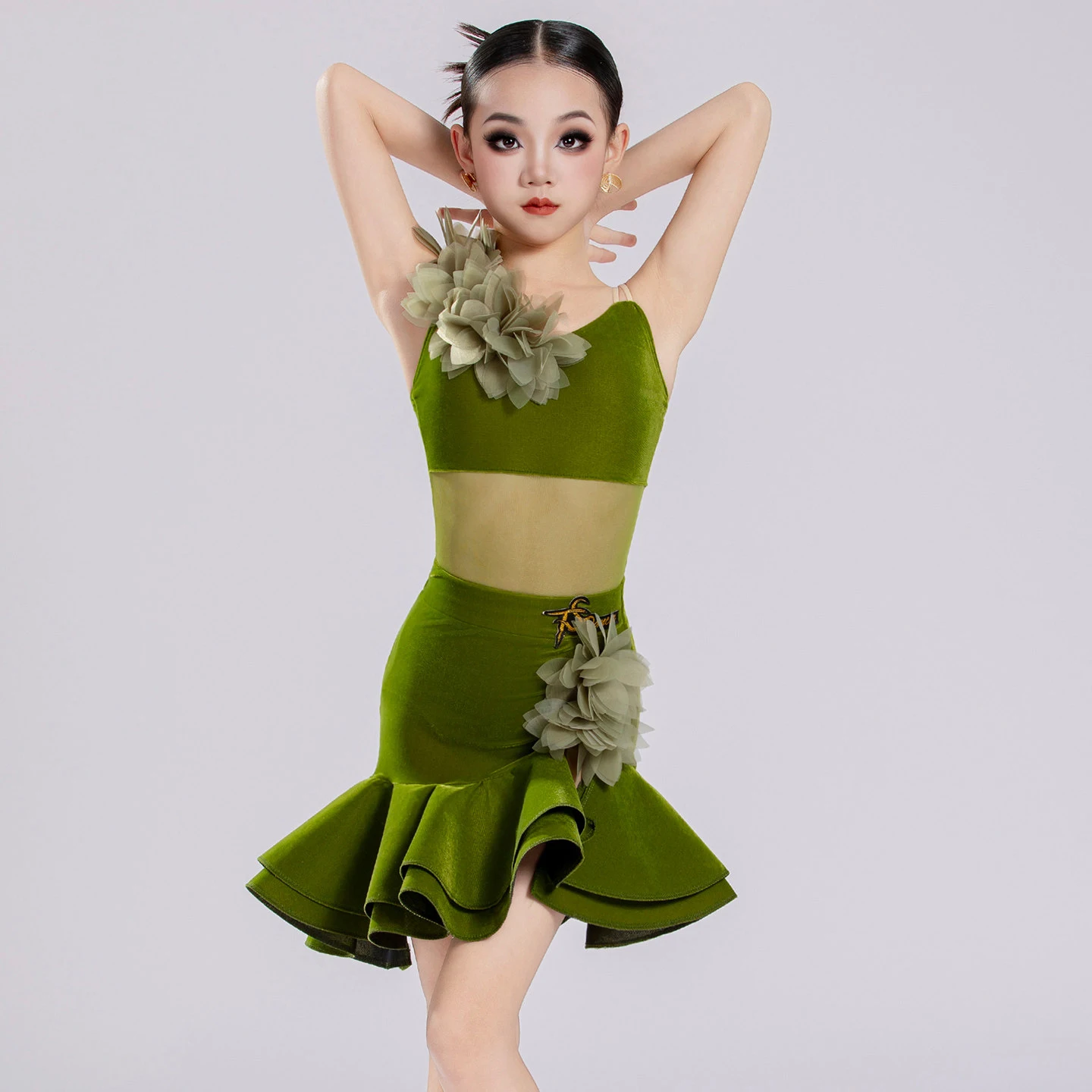 

Зеленый костюм с сетчатыми бретелями для девочек, платье для выступлений в стиле латиноамериканских танцев, детская одежда для самбы, ча-ча-ча, танго, латиноамериканских танцев, сценическая одежда DN23262