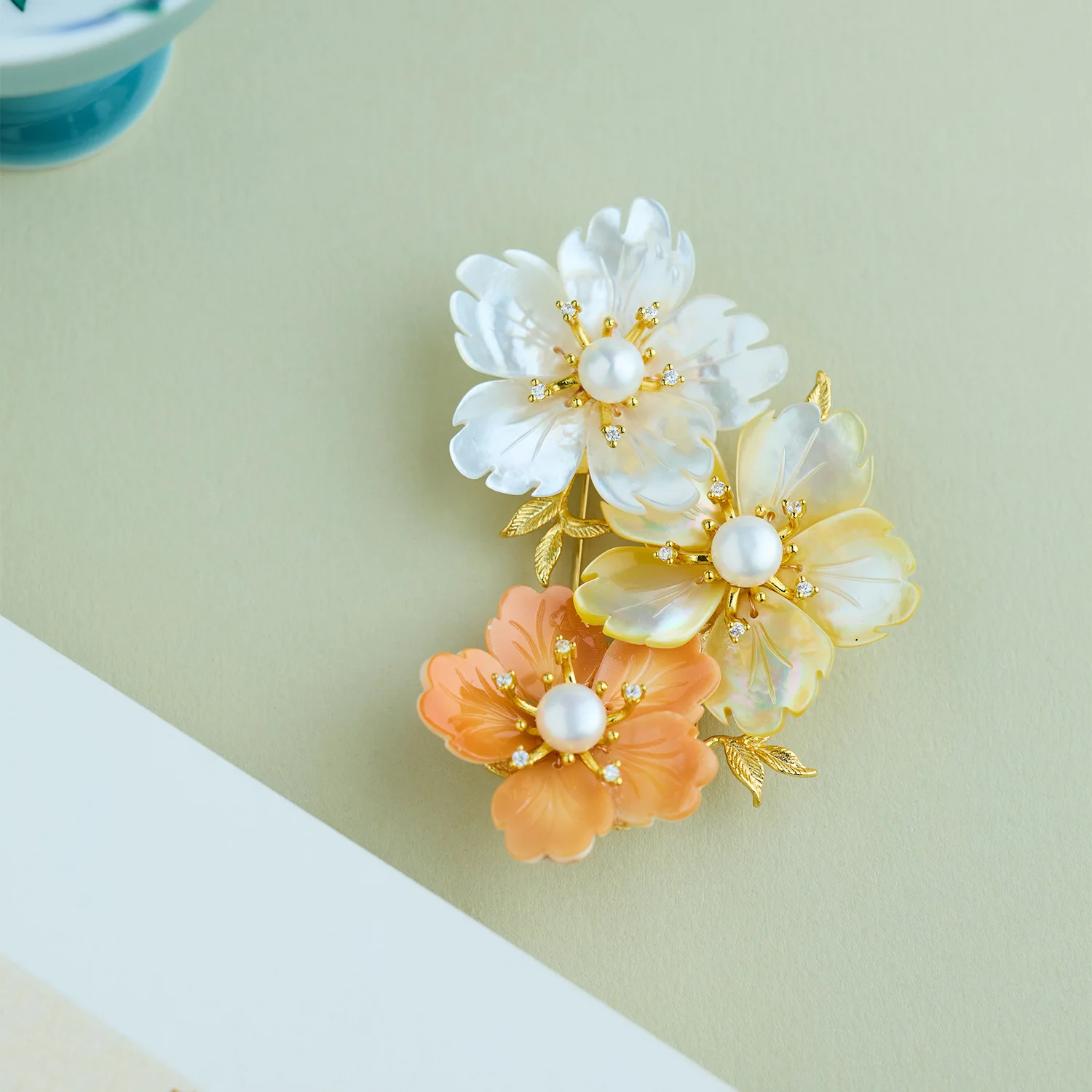 Natural Mother of Pearl Flower Brooch Pendant Two-in-One Style, Freshwater Pearl Classic Chinese Style Pin, Elegant Jewelry Gift