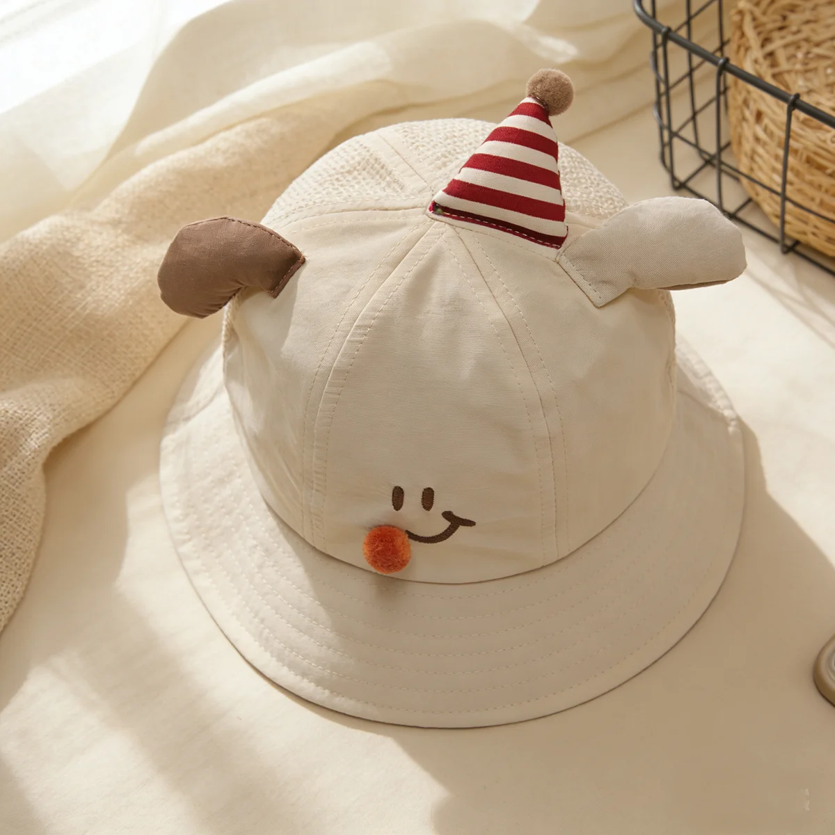 Cute birthday-themed embroidered face mask for red pompom cake hat decoration with a semi-net fishing hat. Suitable for parties.