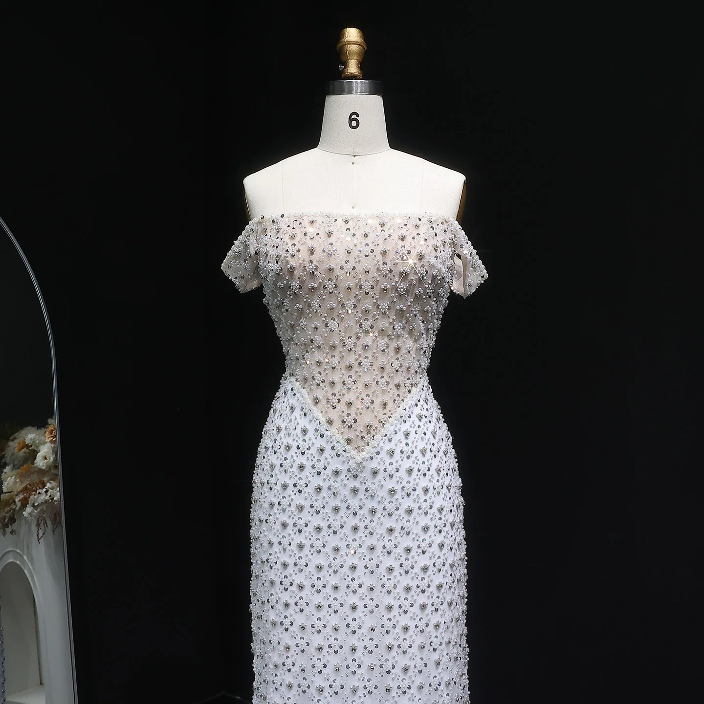 Sharon Said Arabisches Weißes Meerjungfrauen-Abendkleid, schulterfrei, mit Pailletten und Perlen verziert, Damen-Hochzeitskleid, SS610, maßgeschneidert. – Detail 6