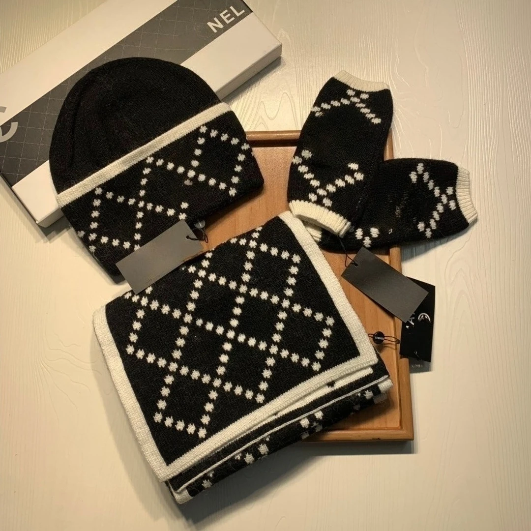 العلامة التجارية كامل مطبوعة رسالة C محبوك قبعة الجلد ودية حقيبة رئيس قبعة باردة وشاح دافئ + قفازات ثلاث قطع الكشمير مجموعة