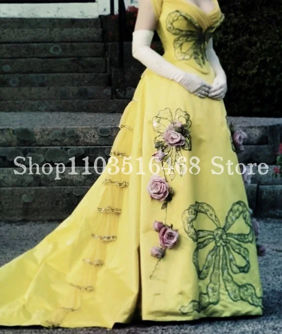 Yellow Vintage Victorian Prom Dress Elegant v Neck Halter Stimulating 3D Floral With Train Renaissance Robes De Soirée