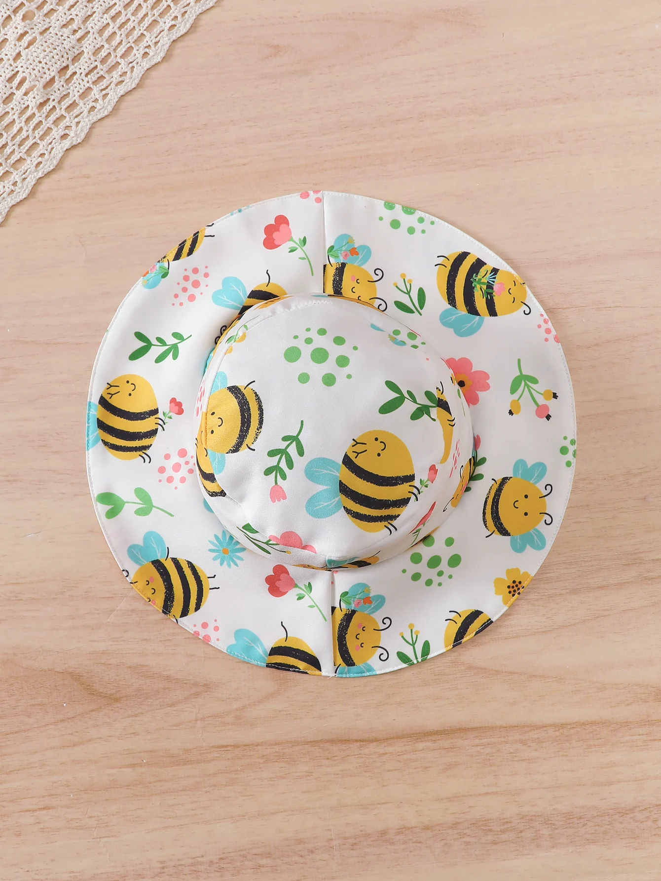 Baby-Mädchen-Kleid mit Cartoon-Bienen-Print, Trägerkleid + Hut, 2-teiliges Set, 0-3 Jahre, süßes Baby-Mädchen-Sommerkleid-Set, Babykleidung – Detail 3