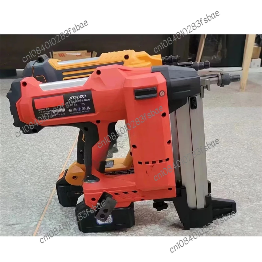 

Tool Electric Steel Nail DCCN100X Electric Nail Gun Portable Rechargeable Lithium Battery Nail Gun Woodworking Gun 20V 100J