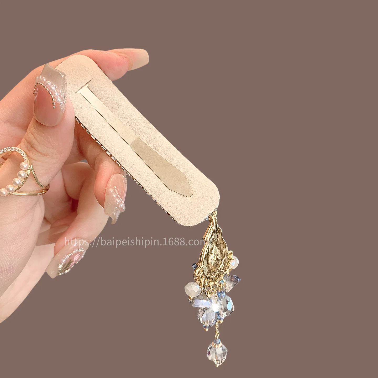 

2026 Summer Korean Dongdaemun Pink Blue Crystal Tassel Hair Clip Elegant Side Bangs Baby Hair Grips Non Slip