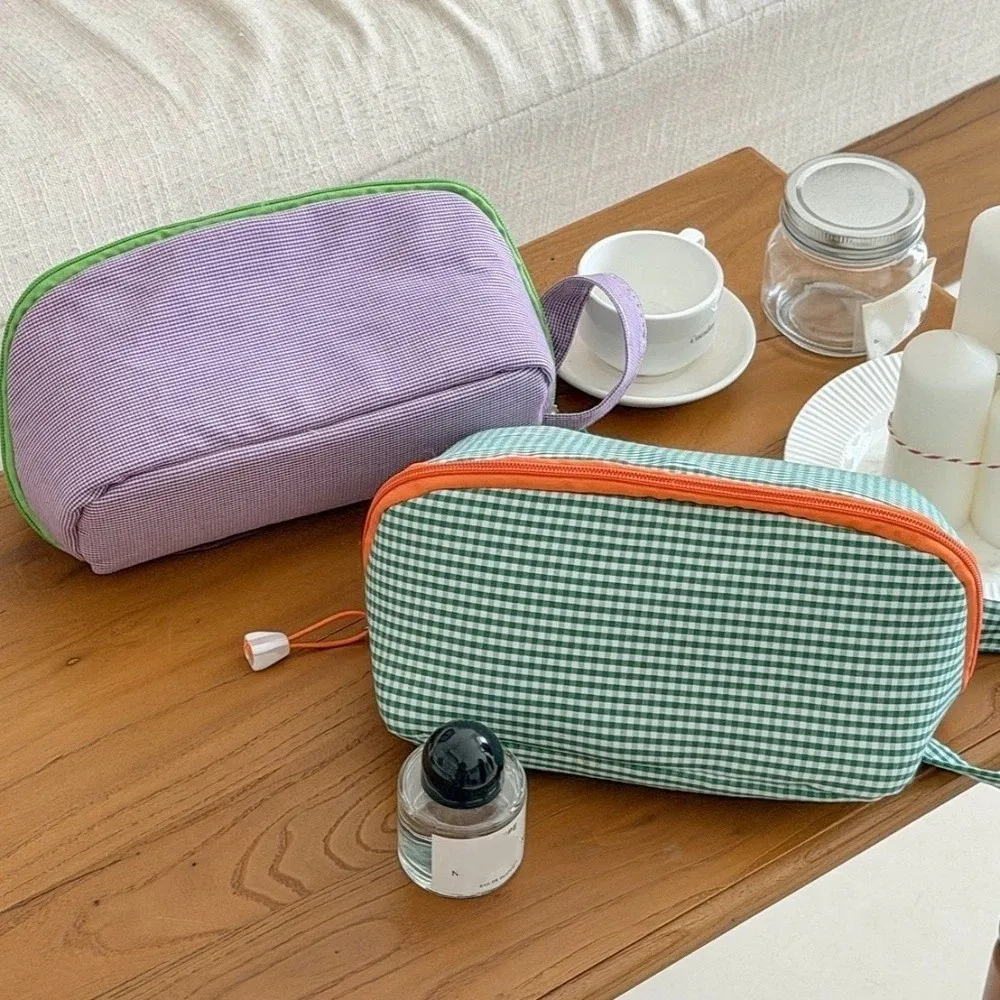Pillow Shaped Travel Cosmetic Bag Multi-functional Plaid Checkered Toiletry Bag Large Opening Large Capacity Makeup Bag