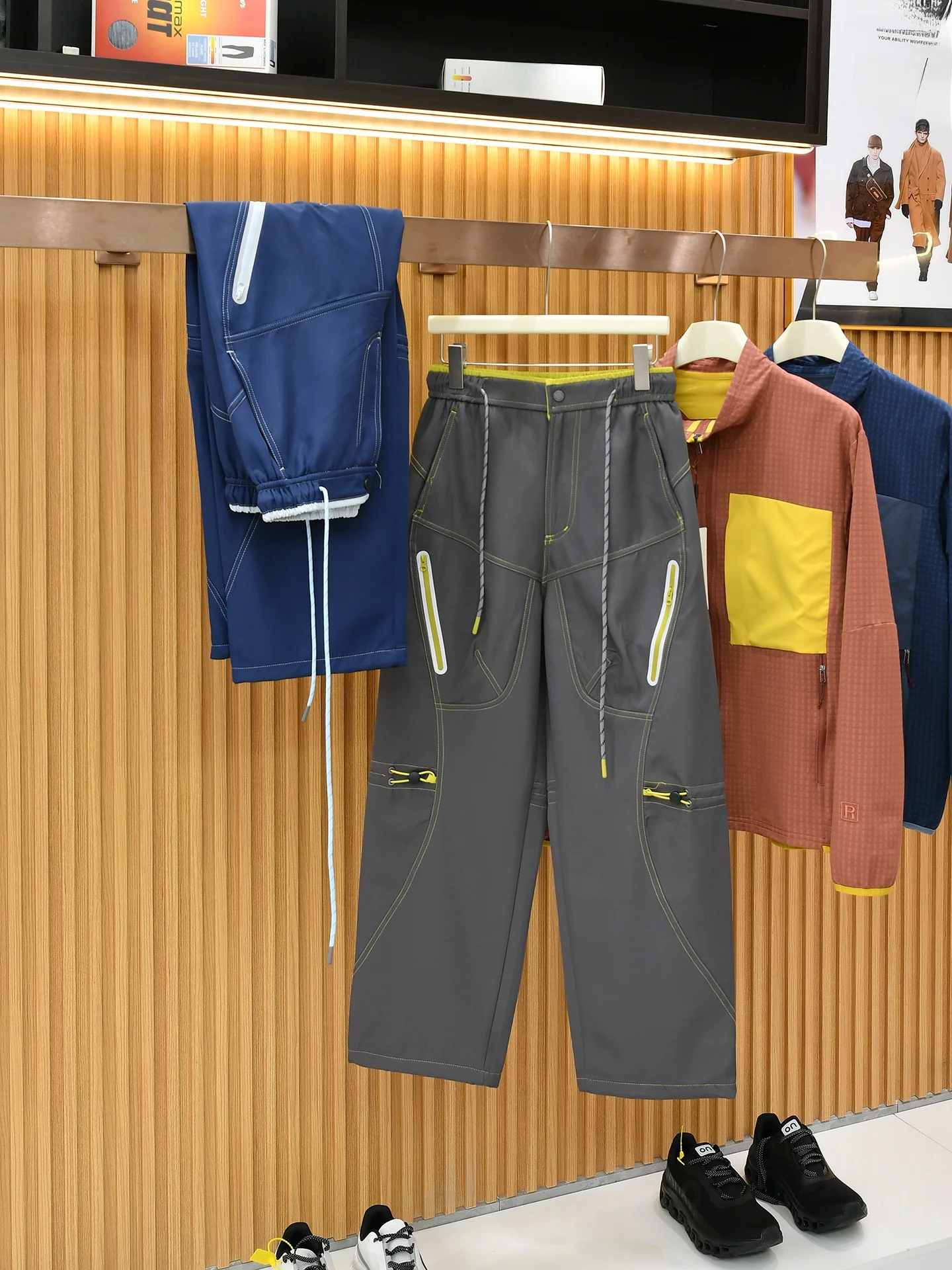 Men's Outdoor Sports Soft  Straight Leg Drawstring Paratrooper Pants Spring Casual Loose Fit Windproof Breathable
