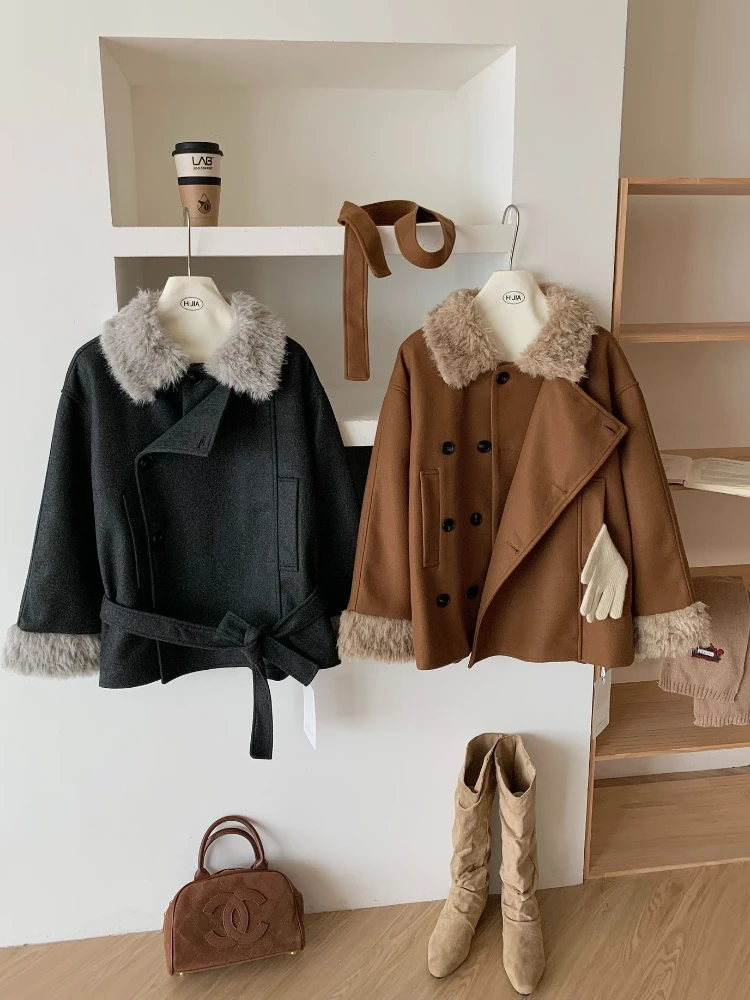 معطف صوف دافئ أنيق عتيق للنساء معطف شتوي فضفاض بحزام سميك مع ياقة من الفرو الصناعي ملابس خارجية دافئة أنيقة على الطراز القديم