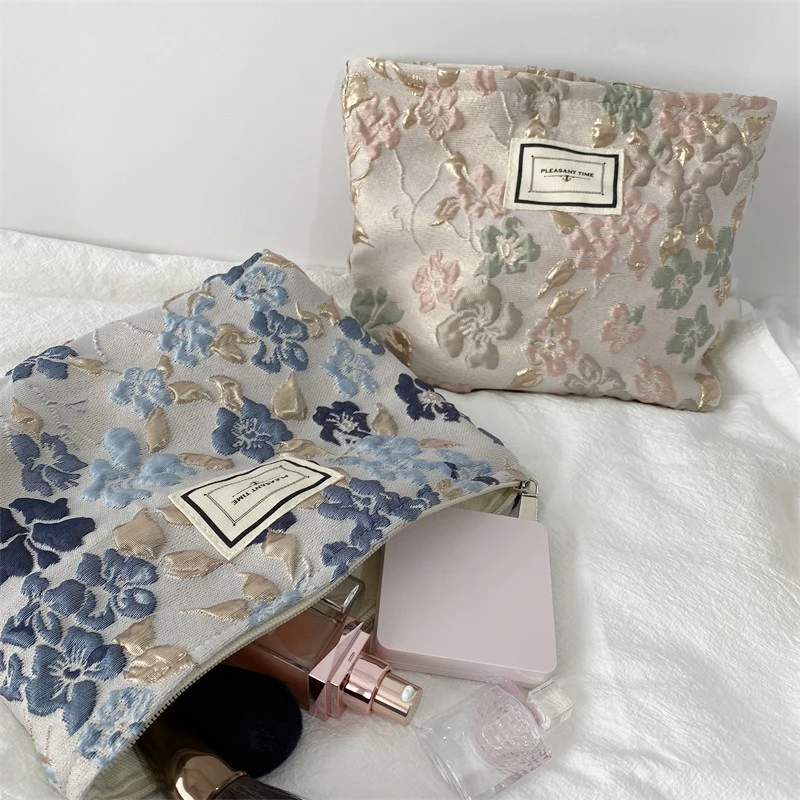 Fashion Relief Flowers Print Cosmetic Bag Canvas Washing Bag Large Capacity Women Travel Cosmetic Pouch Make Up Storage Bags