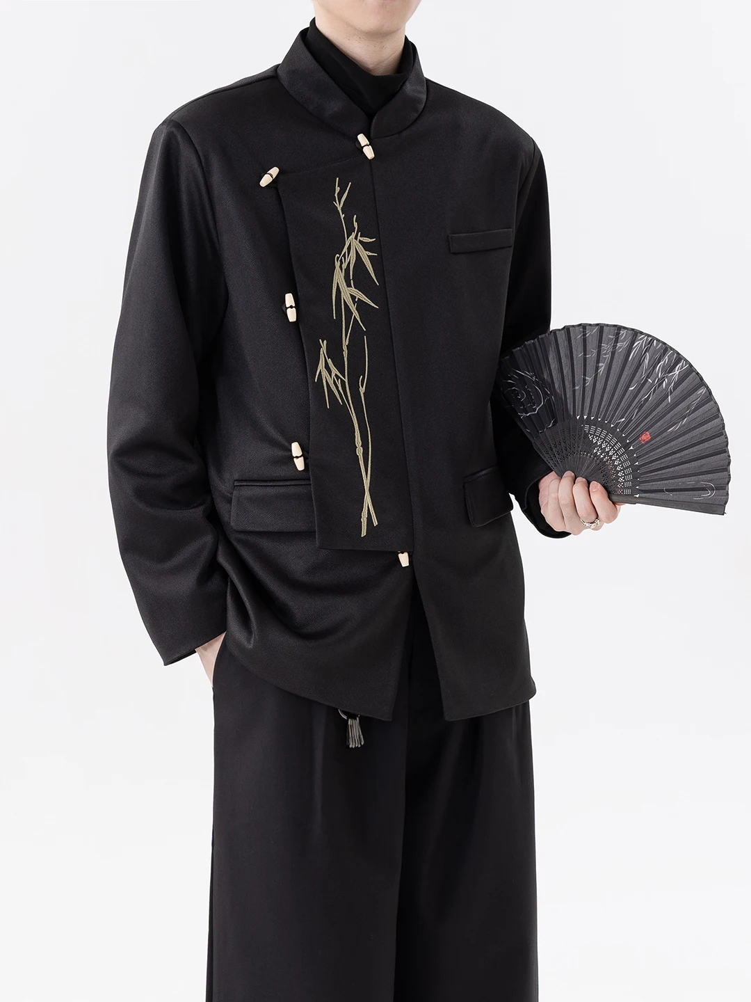 

New Chinese Sle Embroidered Loose Fit Stand Collar Jaet Button up Manin Coat Zen Sle Casual Outerwear for Men