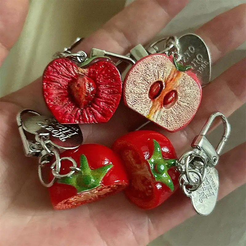Lebendiger 3D Roter Tomaten-Schlüsselanhänger, Leichter Harz-Fruchtanhänger, Mini-Anhänger für Handyhülle, Handtasche, Geschenk für Mädchen – Detail 3