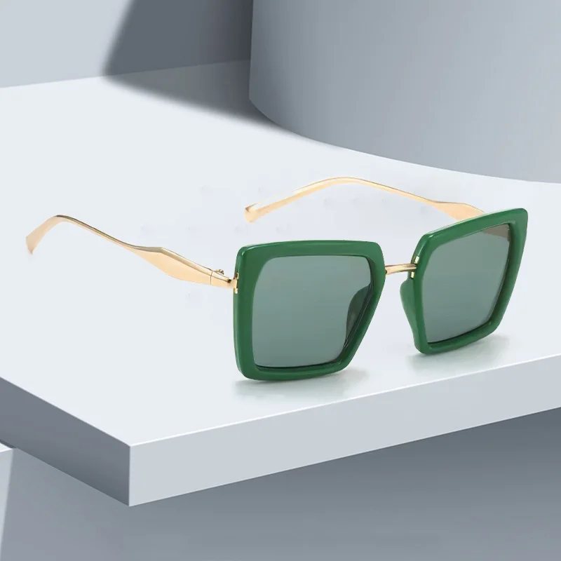 Vintage Sunglasses for Women Green Golden Fashionable Square Glasses High-end Feel Deep Green Lenses for Women Glasses