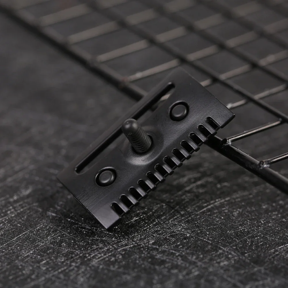 Yaqi Mens Minimalism Black The FLIPSIDE by Yaqi" A Dual Comb Dual Aggression Level Double Edge Razor Head For Male Shaving Razor