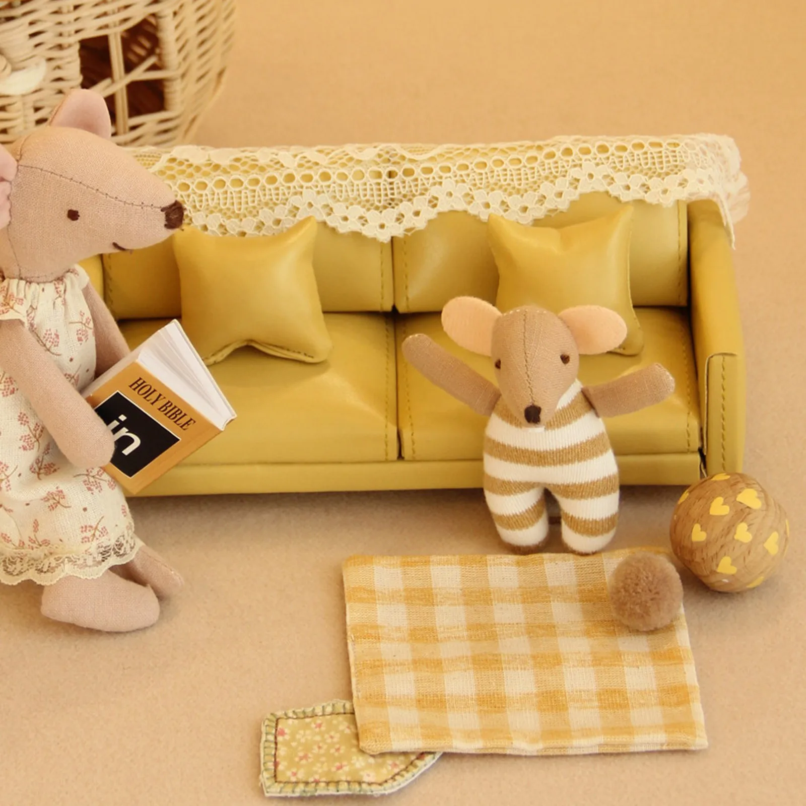 Meubles miniatures pour maison de poupée 8-12cm, housse de canapé Double en cuir, décor de scène modèle pour bricolage artisanat Mini affichage