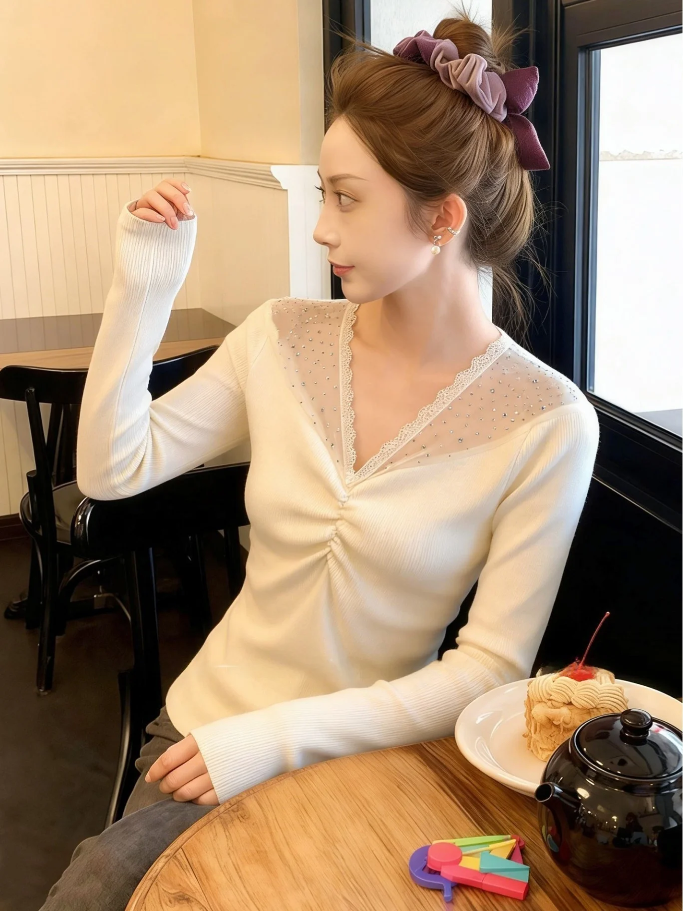 

Spring 2026 Luxury Sle Women's Knitted Long Sve Base irt V-Ne Lace Trim Splicing High-End Feeling Top Silk Material