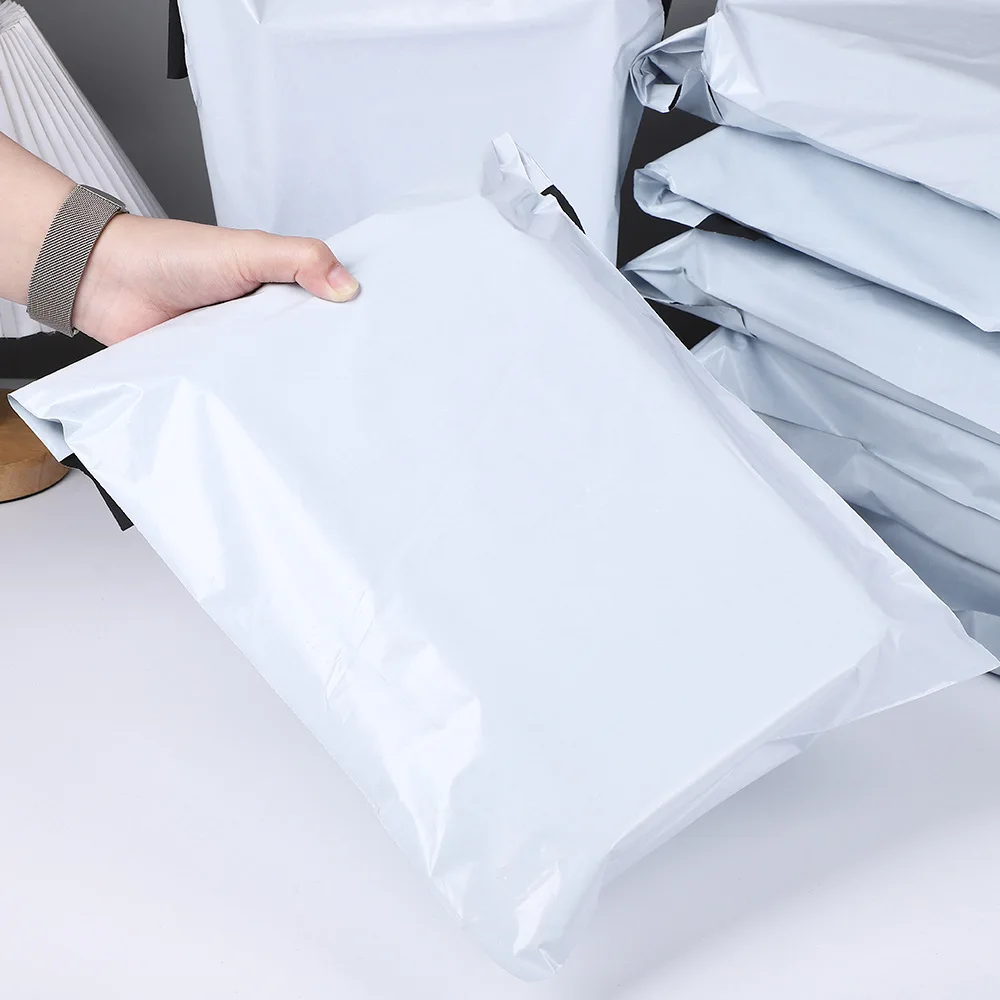 White and black courier packaging bags, shipping packaging, new material 12-micron thickened bulk mailing bags, large capacity