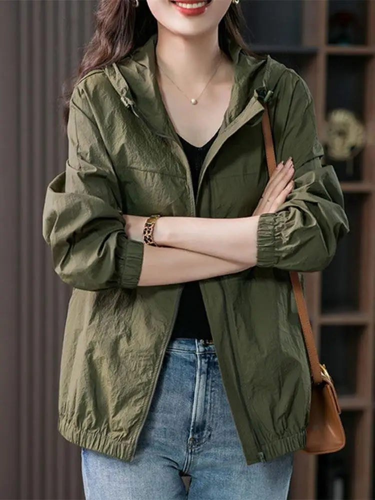 

Новая весенне-осенняя свободная повседневная женская куртка-ветровка с капюшоном, теплая верхняя одежда для женщин, модная модель для города