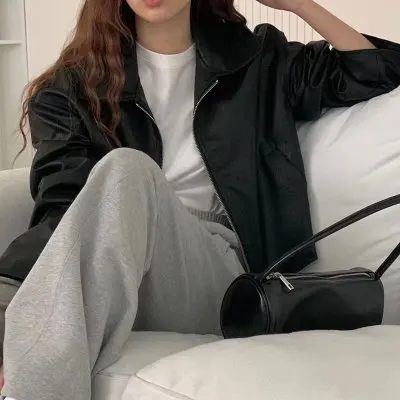 Giacca in Pelle PU Casual con Zip, Maniche Lunghe e Vestibilità Ampia per Donne Giovani sotto i 24 Anni