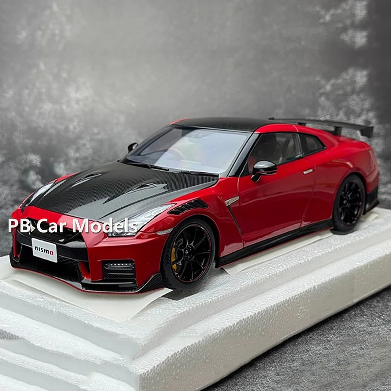 AUTOArt 1/18 (R35) Nismo 2022 Automotive Model +small gift