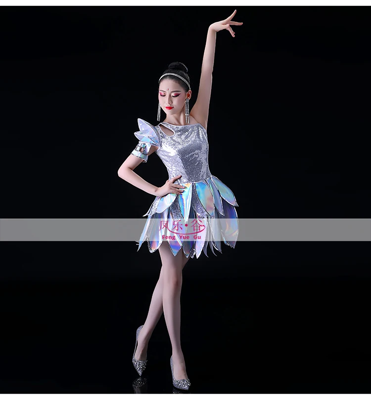 

2025 New Sexy Modern Dance Fashion Girl Group Style Set Stage Jazz Dance Clothes Women's DS Performance Dress Set yj370