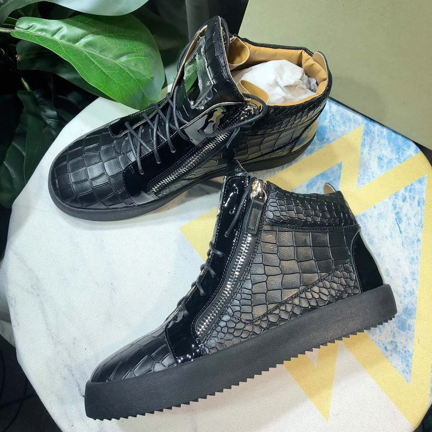 

Top Hight Quality Casual Sneakers For Men and Women Real Leather Brand Designer Unisex Tennis Shoes GZ Zipper Loafer Shoes G696