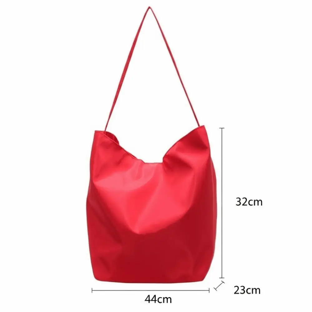 Modische Bestseller Einfarbige Weiche Nylon-Schultertasche Große Kapazität Designer-Handtasche Schlichte Vielseitige Tragetasche – Detail 1