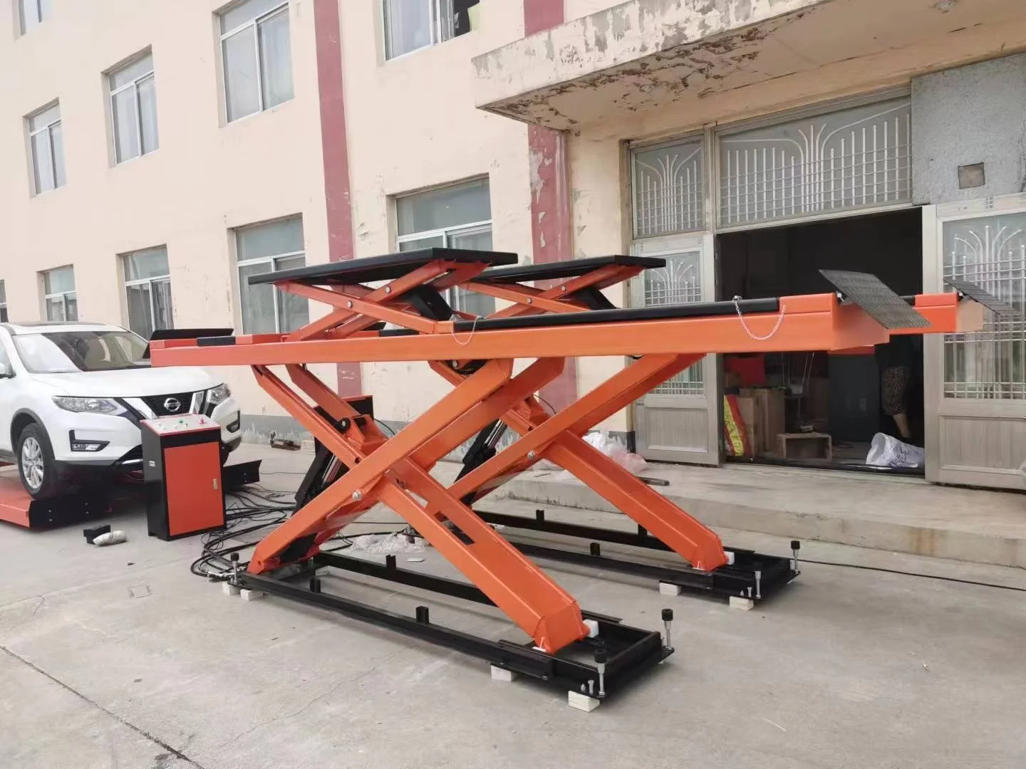 OSATE Automatic Car Lifting Equipment 4Ton Scissor Car Lift With Secondary Jack