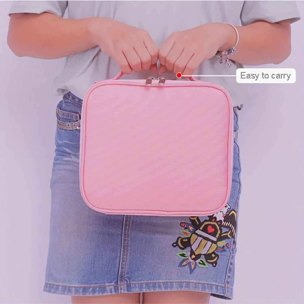 حقيبة قطار المكياج حقيبة مستحضرات التجميل مع فواصل قابلة للتعديل لمستحضرات التجميل وفرش المكياج وحقيبة مكياج للسفر باللون الوردي