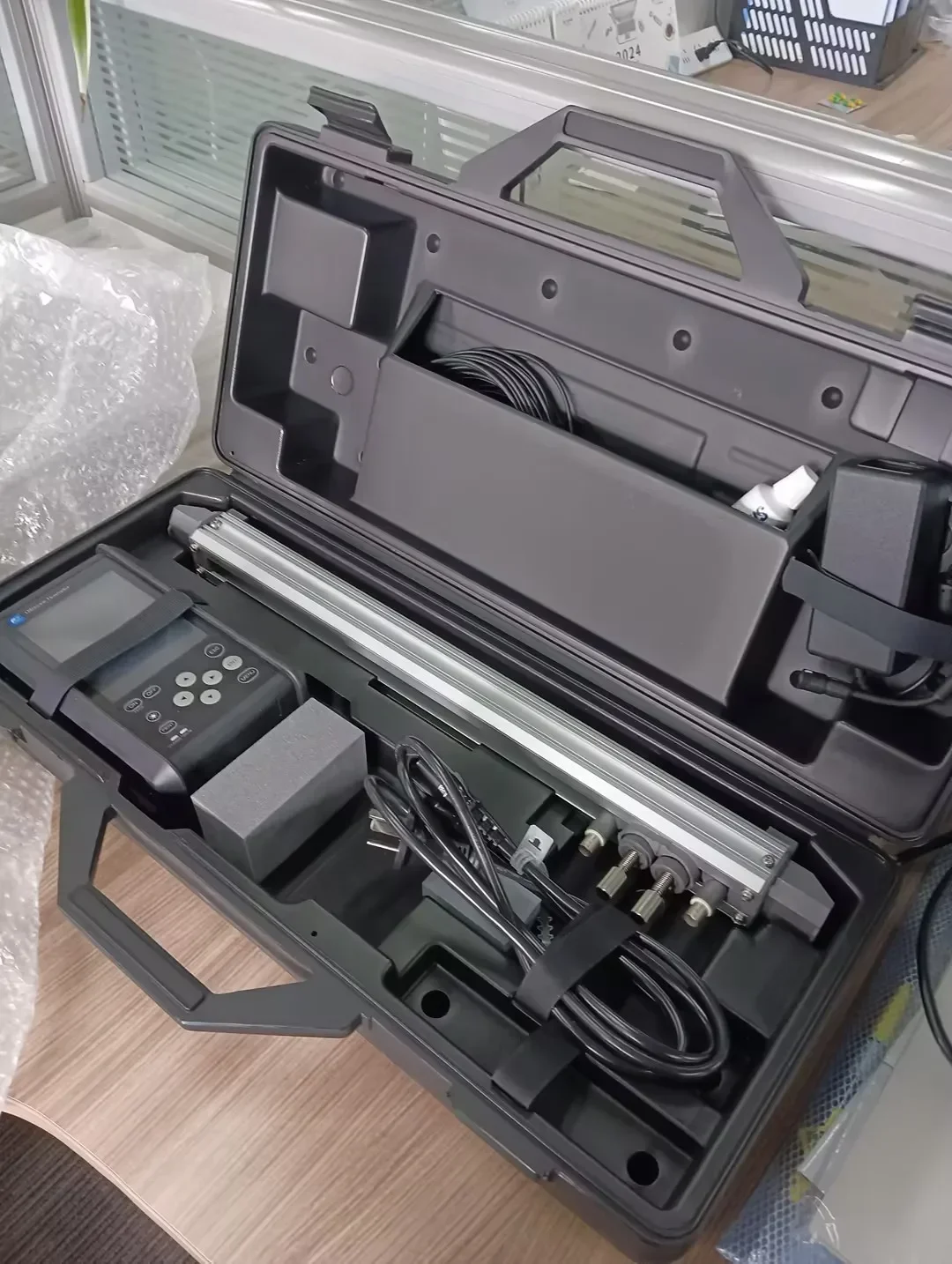 2025 Premium ProductsFuji Misuratore di portata ad ultrasuoni portatile Misuratore di portata ad ultrasuoni a pinza OEM personalizzabile con portata di 13-6000 mm