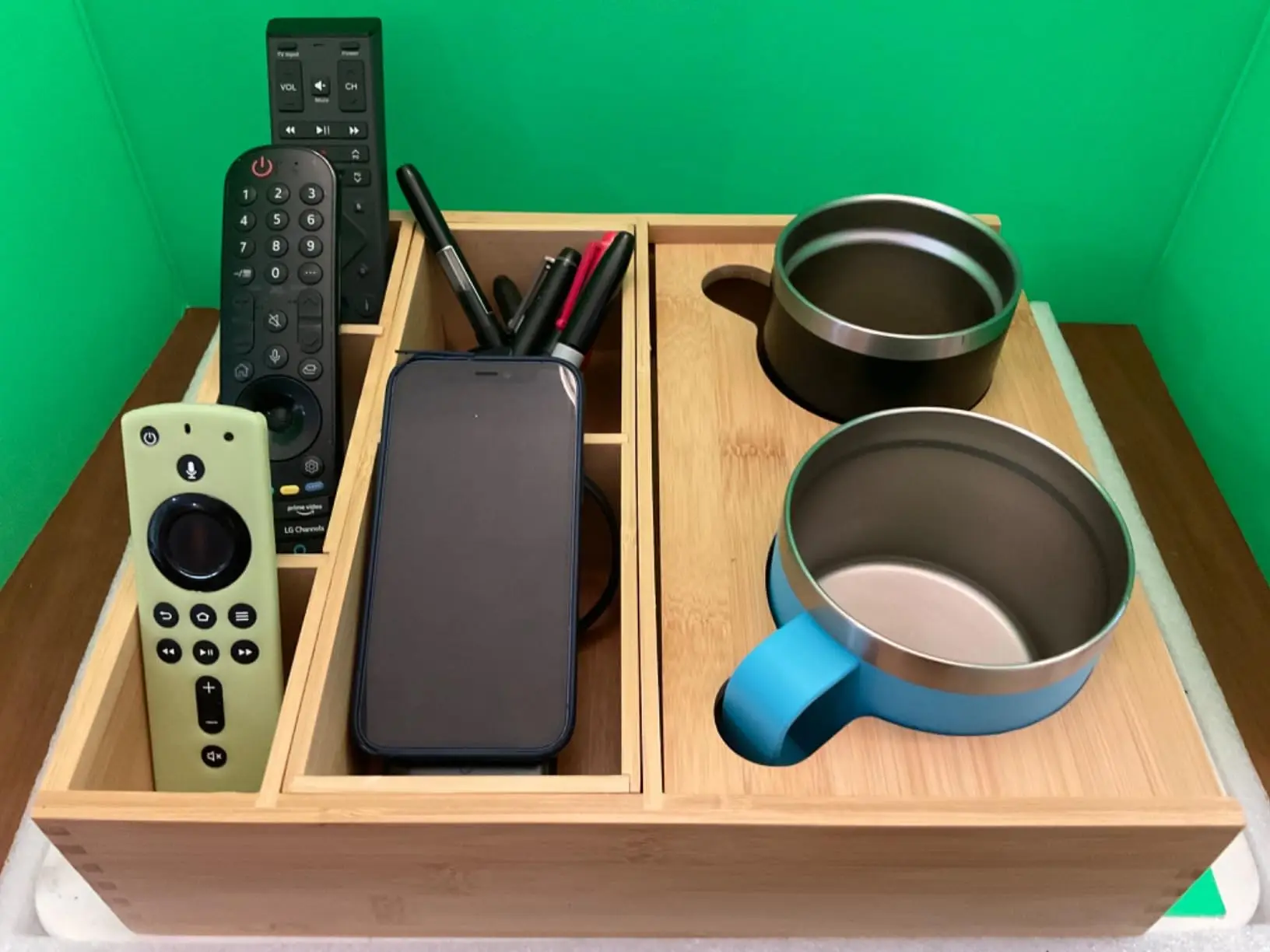 Adjustable Bamboo Sofa Armrest Tray Portable Cup Holder Console Caddy for Table Desk Kitchen Custom Couch Cup Holder for Tools