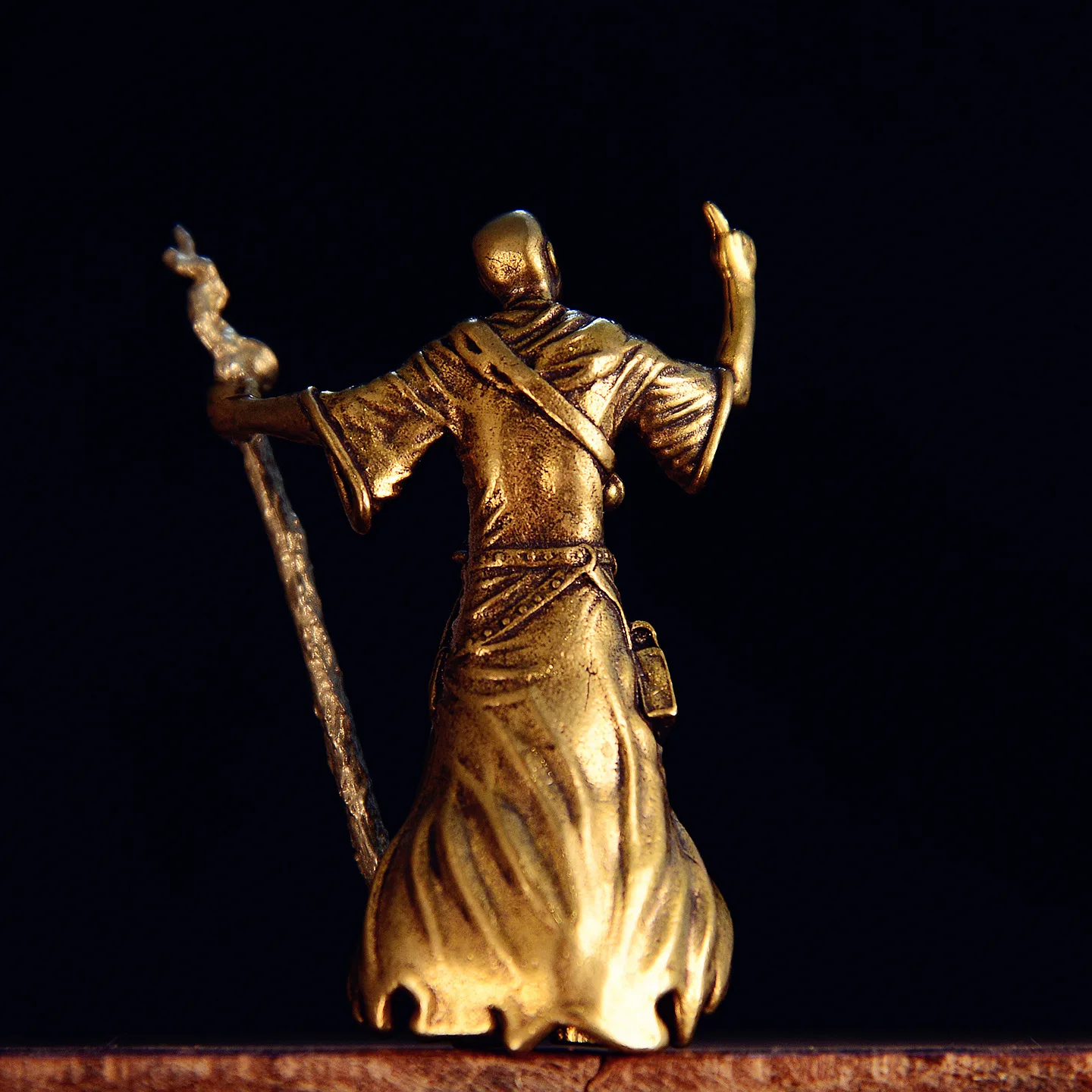 Fantasy Wizard Small Statue Retro Brass Charactor Figurines Miniatures Office Desktop Ornament Home Decorations Crafts Accessory