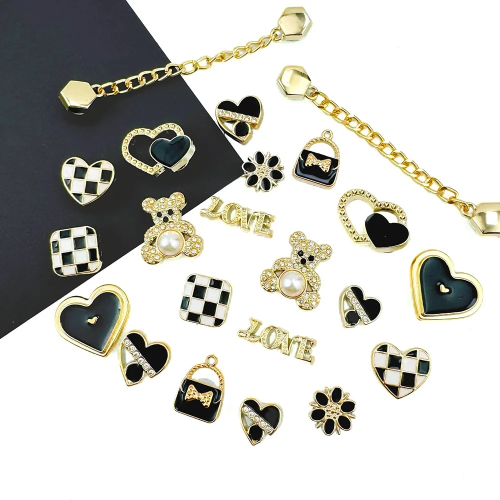 22-teiliges Luxus-Schuhcharms-Set, Zubehör für Clogs, Schuhschnallen, herzförmige Diamanten, Bären, Buchstaben, Goldkette, DIY-Schuhdekoration – Detail 12