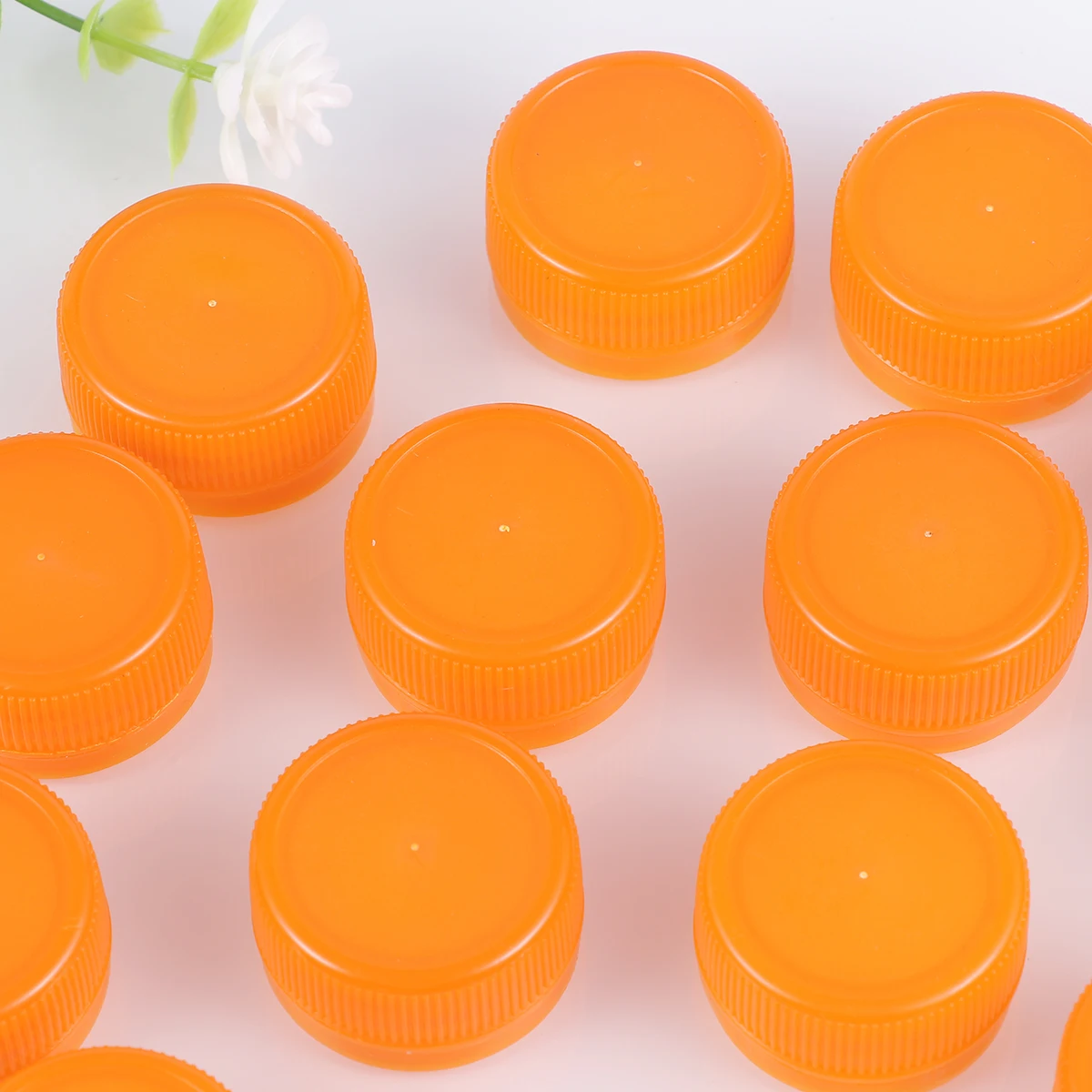 

100pcs Plastic Bottle Cap DIY Kids Craft Easy Clean Reusable Home Education Class Project White Mini Spring Covers Toppers
