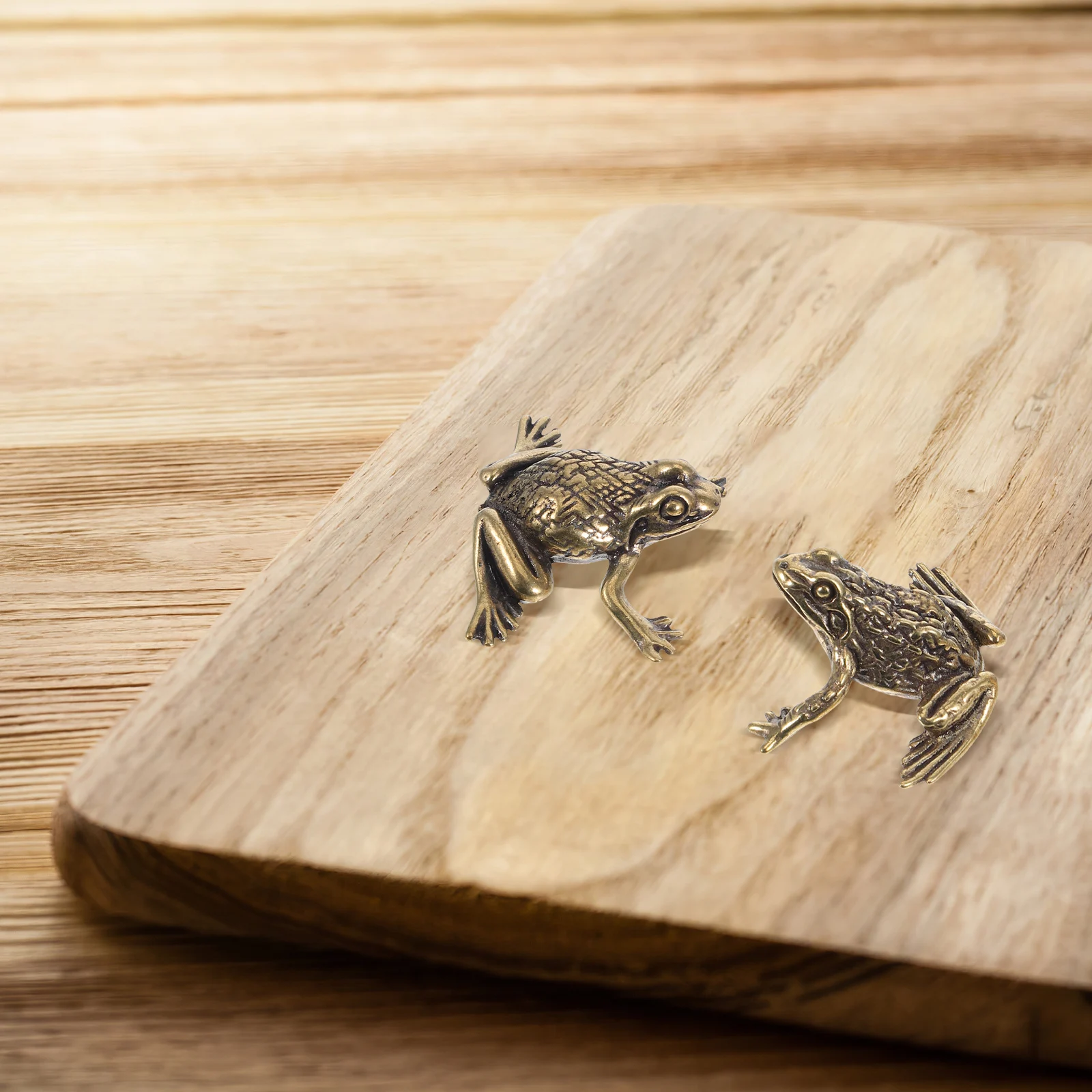 

1Set Brass Frogs Decoration Toad Golden Desktop Ornament Small Creative Retro Animal Statue Crafts Brass Frogs Statue