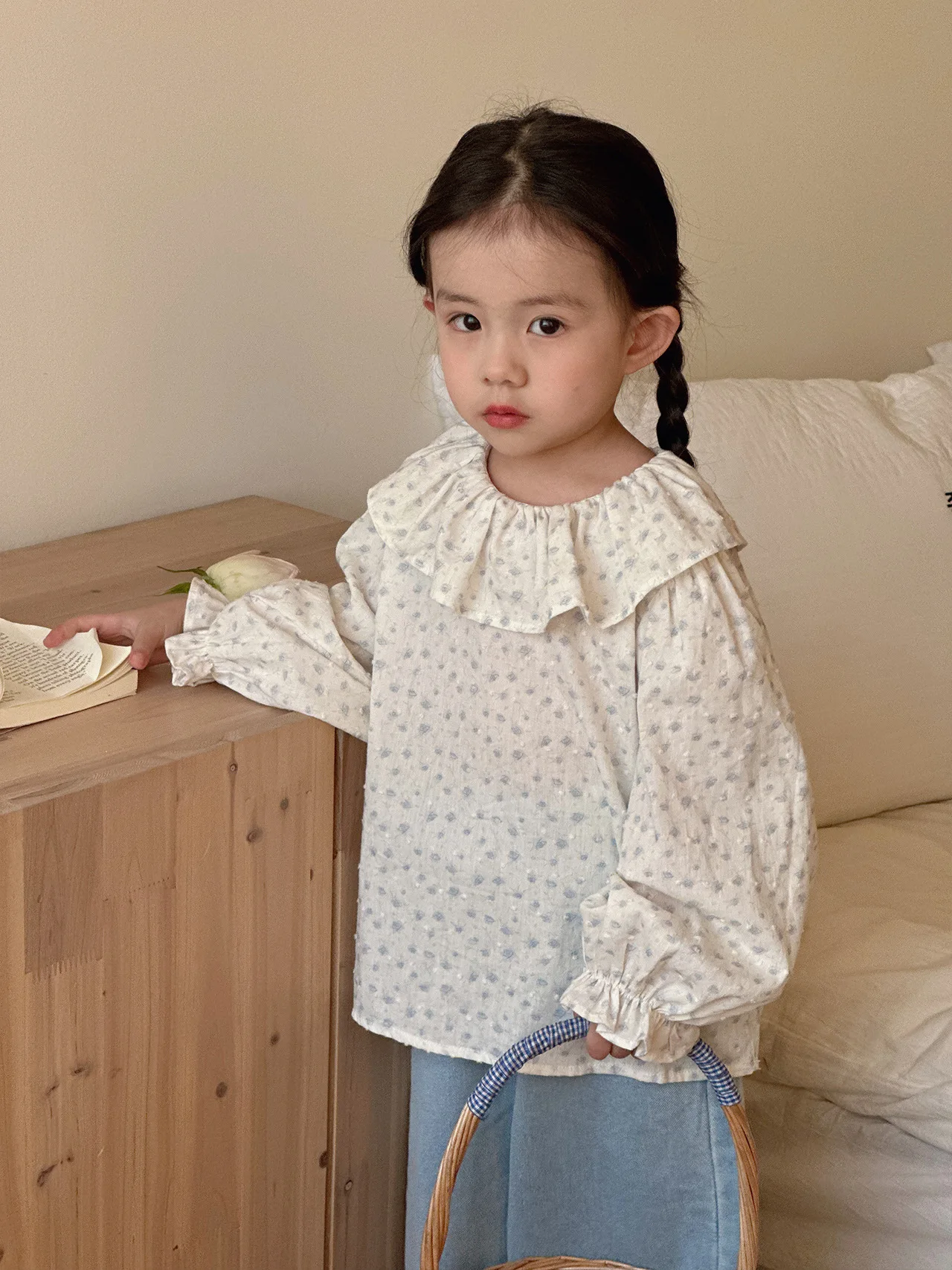 Blouses Childrens Clothing Girl Lotus Leaf Collar Shirt Spring Children Flower Edge Collar Jacquard Weave Baby Shirt Tops 2024