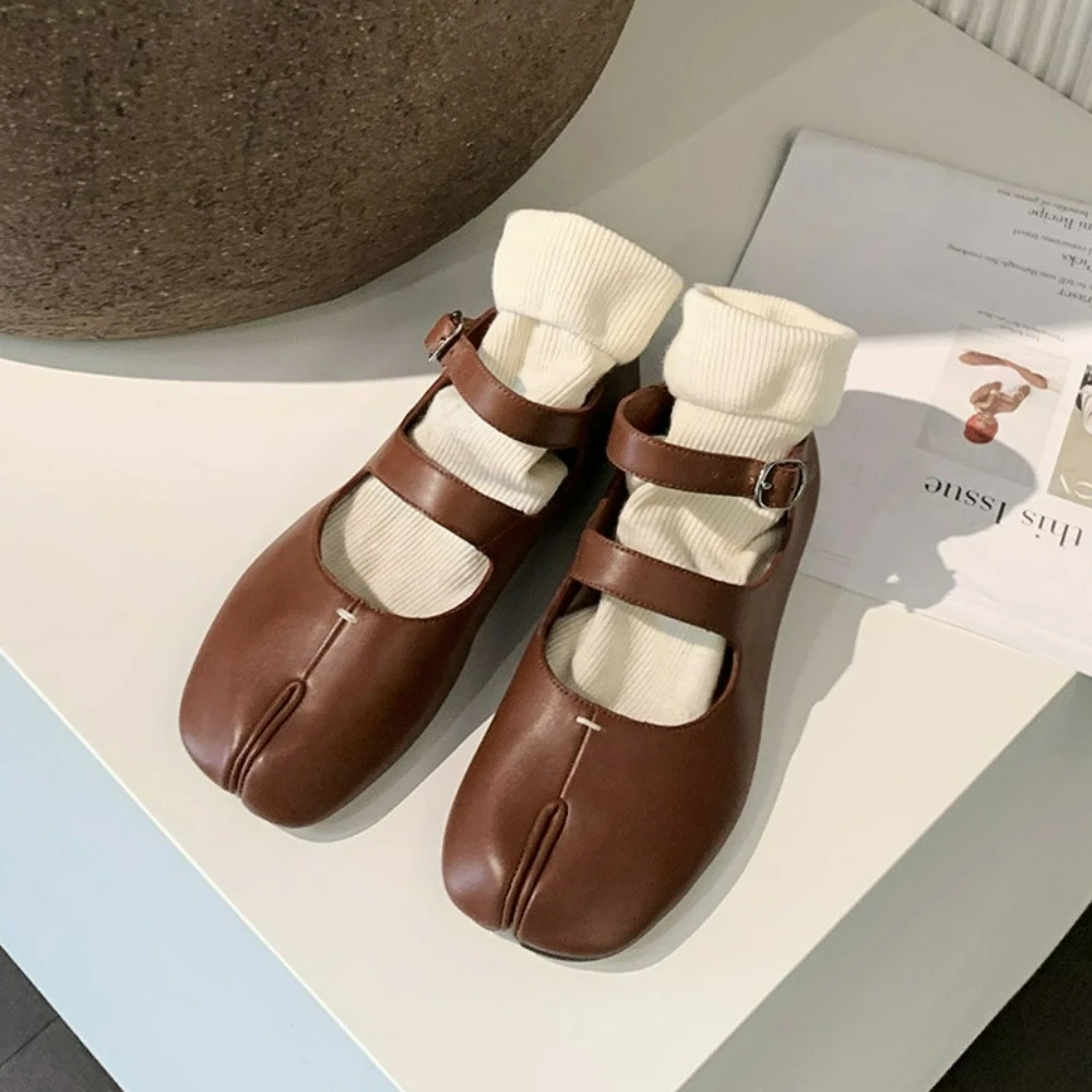 

Женские туфли Bailamos: модные лоферы с раздельным носком, на плоской подошве, повседневные, мягкие, без застежек, для женщин