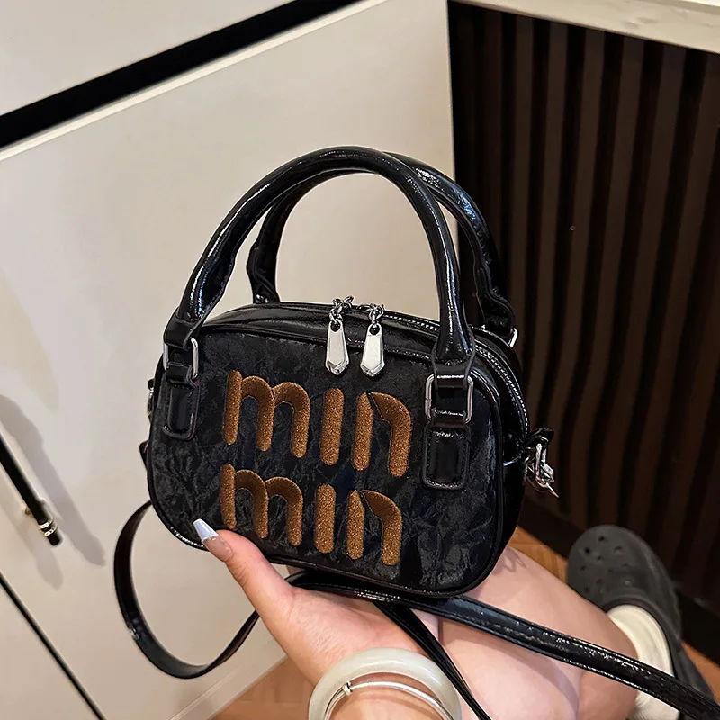 

Stylish and Simple Handbag Bag Female Popular Designer New Versatile Letter Shoulder Messenger Bag Bowling Bag Beautiful Choice