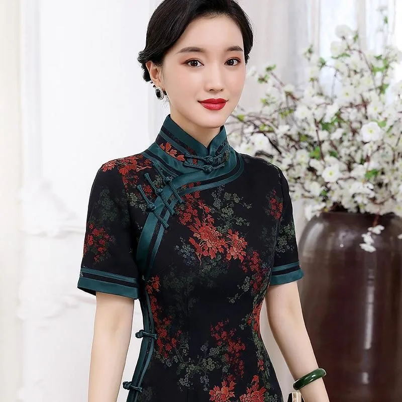 Mid-length Short-sleeved Chinese-style Dress Spring Summer Style Republic China Modified Silk Cheongsam Lady From Old Shanghai