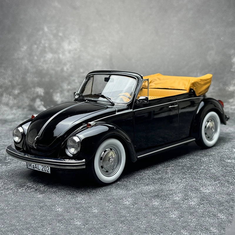 Diecast Original 1:18 Scale 1300 Cabriolet 1973 Simulation Alloy Car Model Static Display Collectible Toy Gift Souvenir