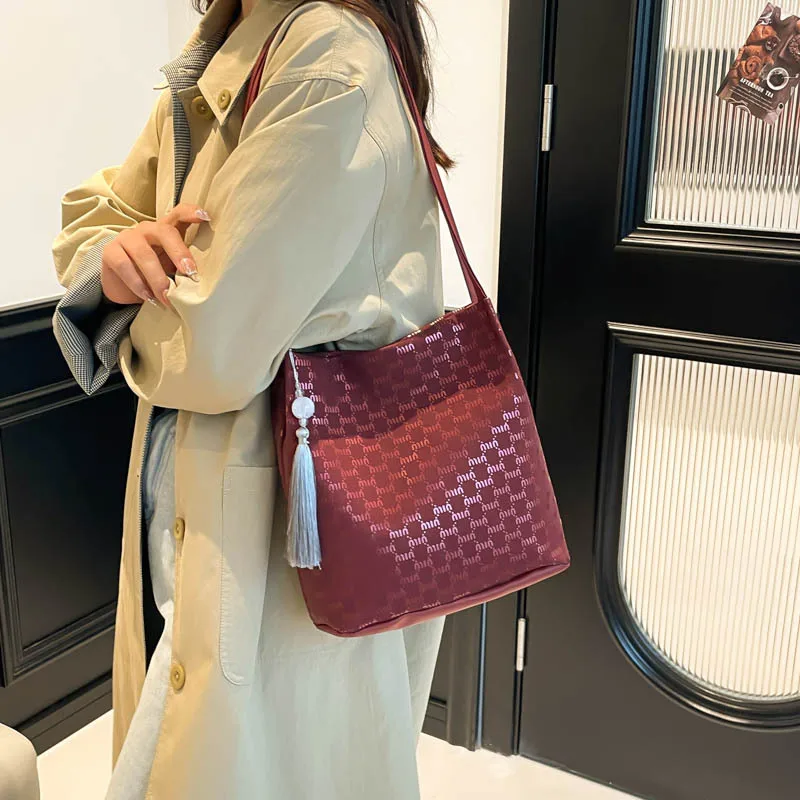 

Tote bag new Korean style underarm bag for women autumn 2025 features large capacity casual and laid-back style