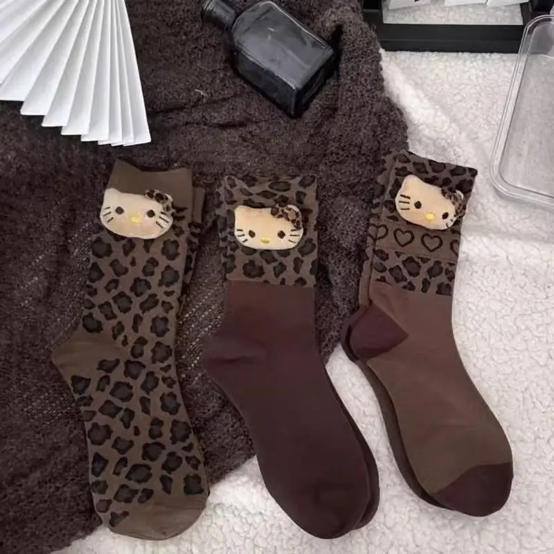 

Kawaii Hello Kitty Носки для девочек с леопардовым принтом, осень-зима, средние носки-трубы в стиле ретро, носки из чистого хлопка, средние и длинные носки Ins
