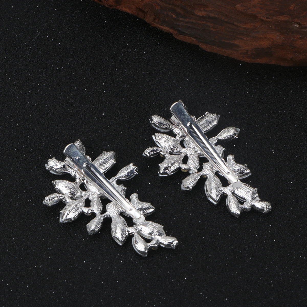 

2pcs Alloy Leaf Shape Hair Clips Rhinestone Stylish Side Bridal Hairpins Elegant Decorations For Women Girls Silver Hair Clip